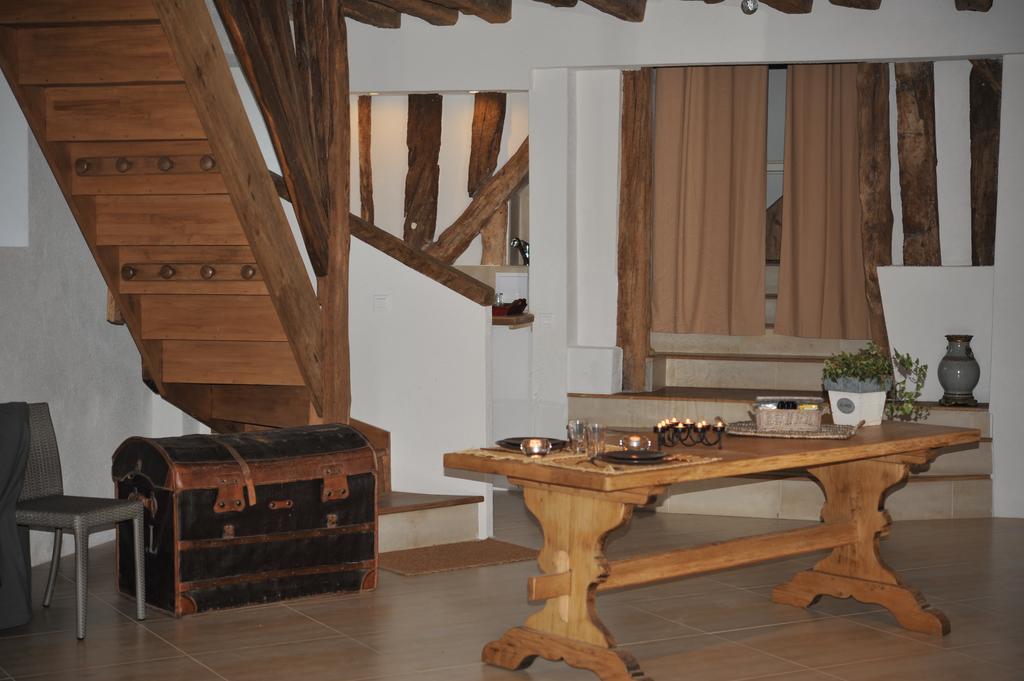 La Bergerie Du Chateau De Pommeuse Екстериор снимка